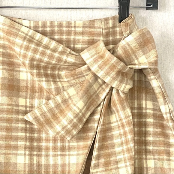 Aritzia Wilfred Wrap-Front Plaid Skirt - Picture 4 of 9